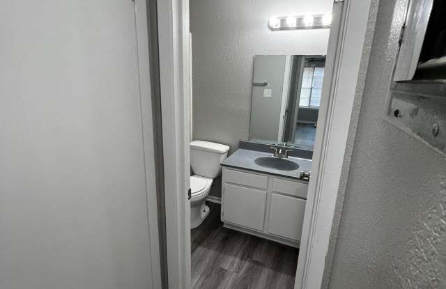 2713 North 30th Street - 2713-04 photos photos
