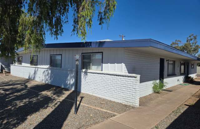 2 Bed 1 Bath Spacious Apartment Gallery 1