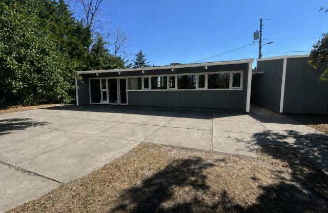Six Bedroom House Near Campus! photos photos