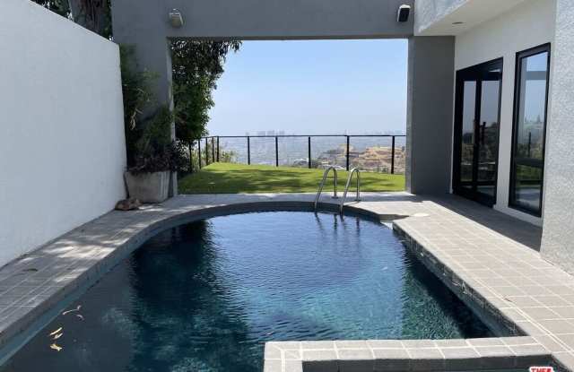 8424 Grand View Dr Gallery 3