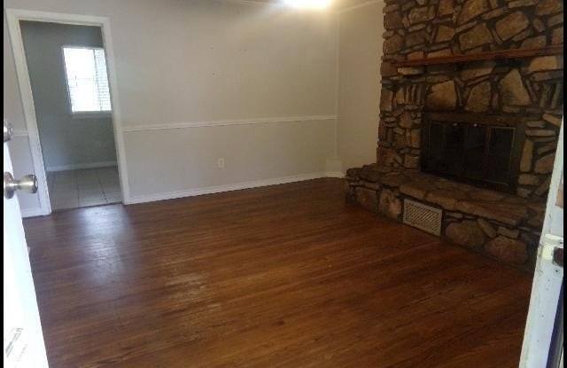 6904 Dahlia Drive Gallery 2