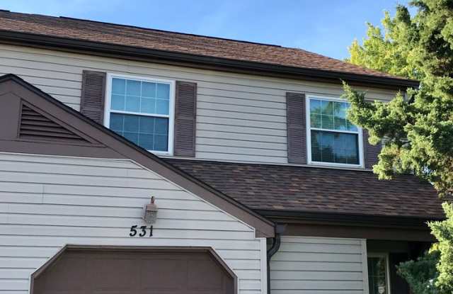 531 Nebraska Circle - 531 Nebraska Circle, Carol Stream, IL 60188