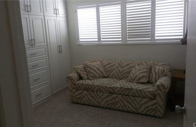 1319 Seal Way Gallery 4