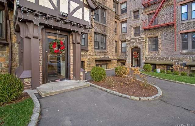 240 Martine Avenue unit: 4G photos photos