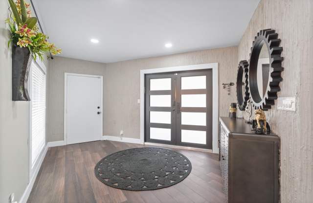 6106 ROYAL POINCIANA Lane Gallery 2