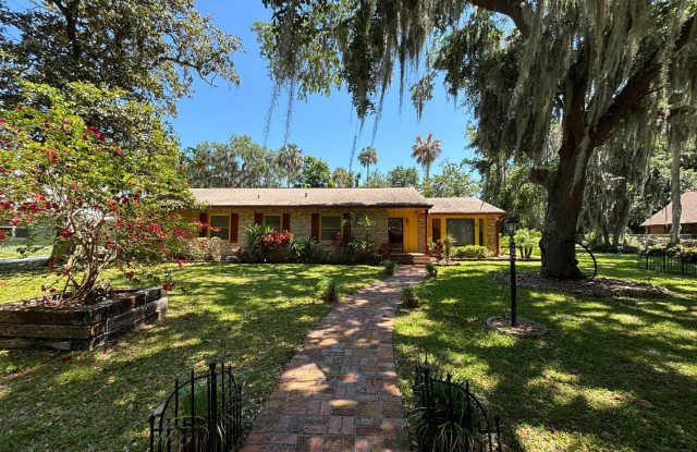 Palmora Park Family Home - 1000 Boyleston Street, Leesburg, FL 34748