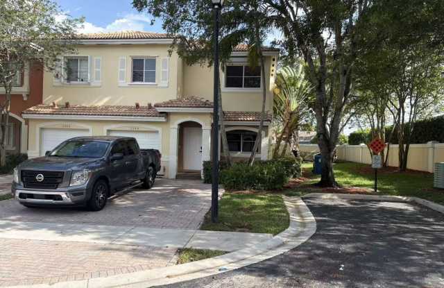 11500 NW 33rd Street photos photos