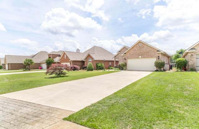 Great Family Home in Eagle Springs!! Gallery 3