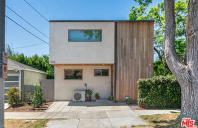 1352 Pacific Street Gallery 2