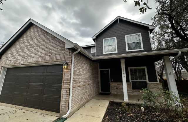 Spacious 5-Bedroom with Elegant Upgrades & Expansive Backyard in Trophy Ridge Subdivision photos photos