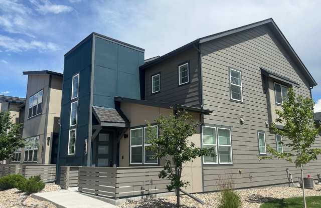 End unit FURNISHED Townhouse in Victory Ridge photos photos