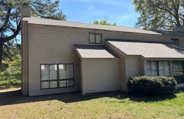Newly Refreshed 3 bedroom 2 bath duplex photos photos