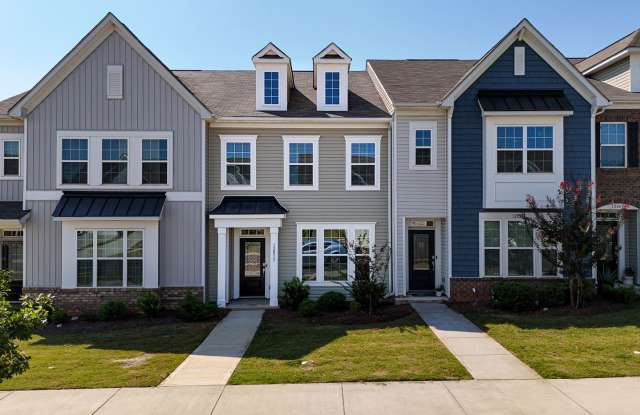 Lovely 3 Bed 2.5 Bath Townhome - 12833 Canton Side Avenue, Charlotte, NC 28273