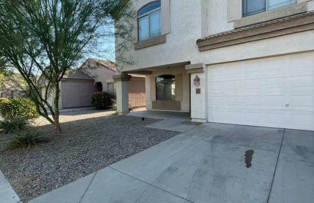 READY TO TOUR NOW! Gorgeous 3 Bedroom, 3 Bathroom located in Laveen Gallery 4