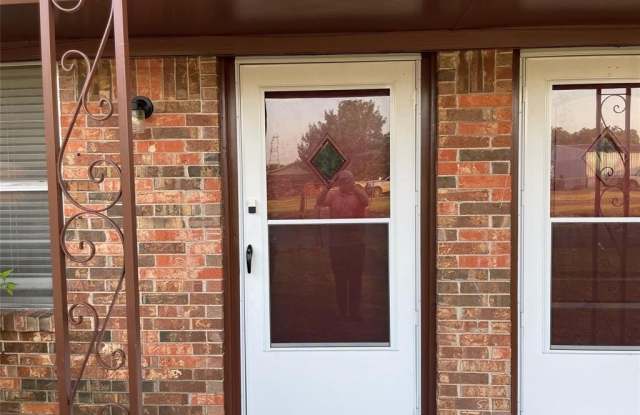 106 E Nelson Street - 106 East Nelson Street, Bowie, TX 76230