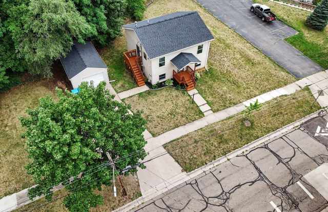524 Charlotte Avenue Gallery 2