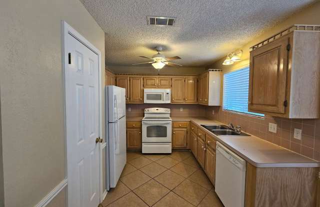 RENT IMPROVED - AVAILABLE NOW! Gallery 4