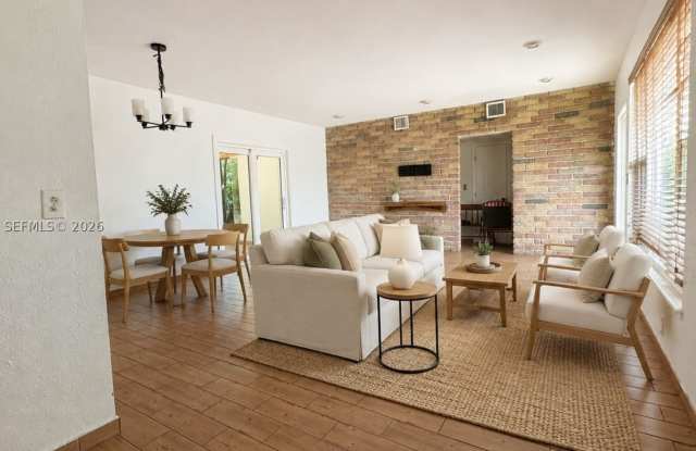 10735 NW 2nd Ct Gallery 2