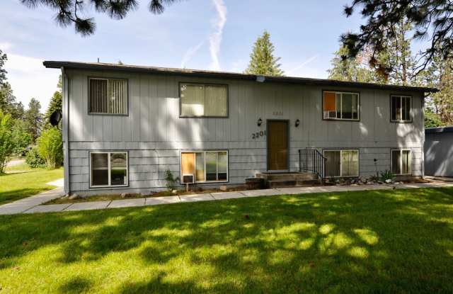 2 bed 1 bath apartment (4plex building) lower unit - 2201 North Spokane Street, Post Falls, ID 83854