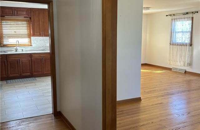 416 E Tioga Street Gallery 4