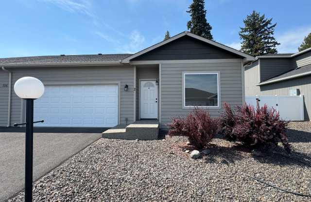 Duplex in Gated Community Gallery 3