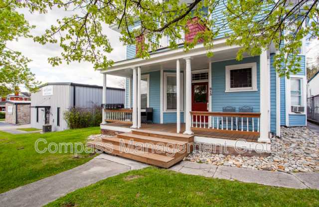 813 Hall of Fame Drive - 5 photos photos