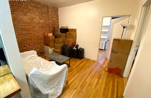 129 Lexington Avenue Gallery 2