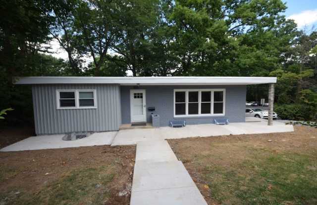303 Hillcrest Ave - 5 bedroom, 2 bathroom house for 5! - 303 Hillcrest Avenue, State College, PA 16803