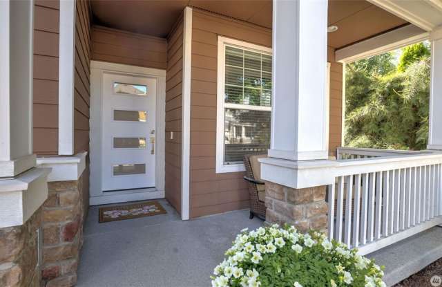 Luxury Updated Home in The Reserve | 5 Beds + Bonus Room Gallery 3