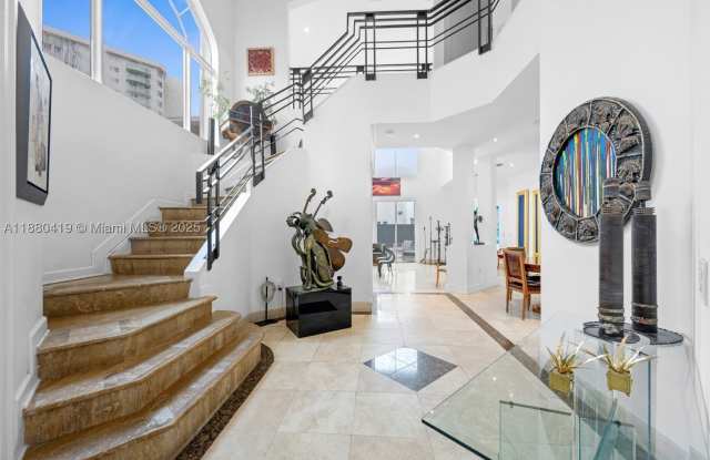 19460 39th Ct Gallery 1