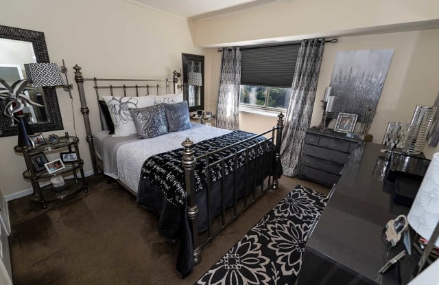 Laurel Village Apartments Gallery 4