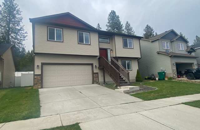 4 bedrooms 3 baths-Mead School District House with attached two car garage photos photos