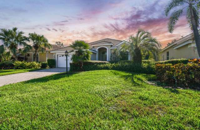 3 Bed, 2 Bath Single Family Home in Sarasota photos photos