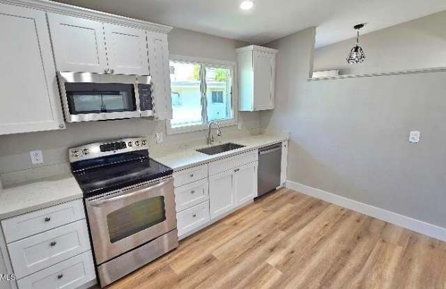 2202 W Heatherbrae Drive Gallery 1
