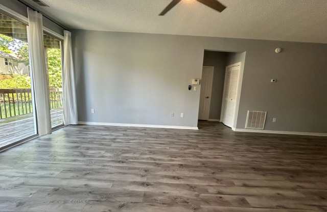 Introducing a charming 2 bedroom, 2 bathroom condo Gallery 4
