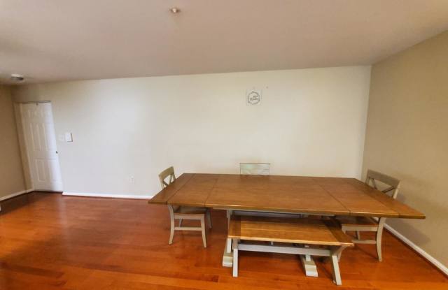 9816 LAKE POINTE COURT Gallery 3