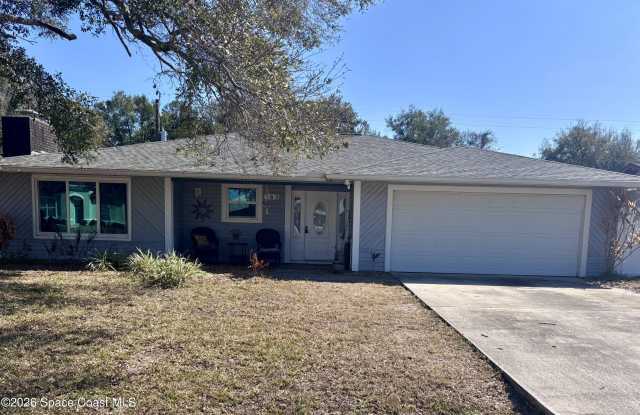 563 Karney Avenue NE photos photos