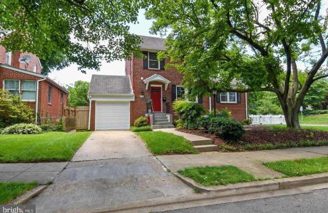 4732 ELLICOTT Street NW Gallery 2