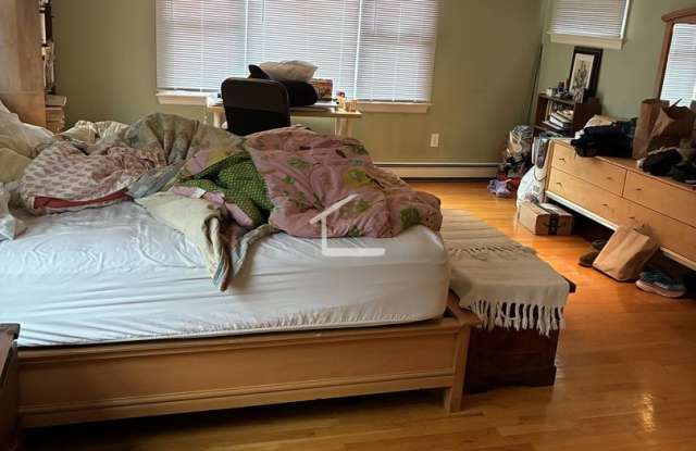 Large single family in Newton photos photos