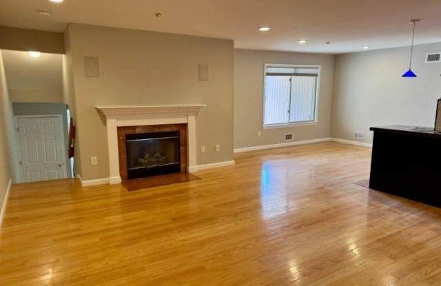 13 Paris Cir Gallery 2