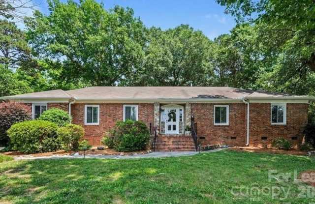6641 Brookmeade Drive Gallery 1