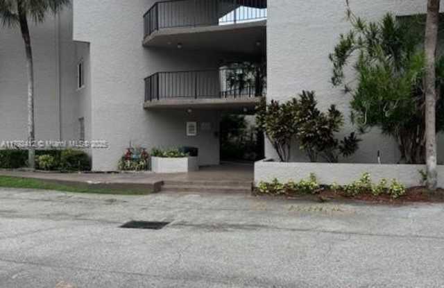 3100 Riverside Dr photos photos