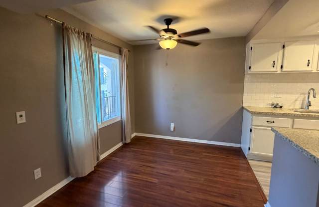 Stylish & Comfortable Townhome in Point Loma Gallery 3