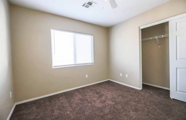 Spacious 3-Bedroom Near Shops  Parks! photos photos