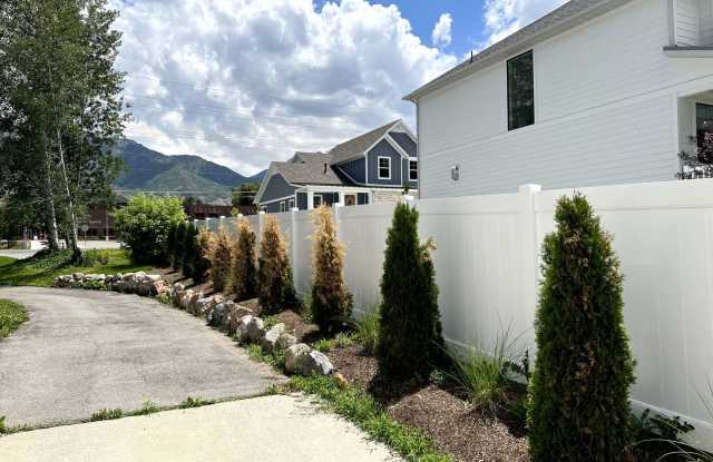 Secluded 4 Bed Holladay Home in Quiet Neighborhood with Mountain Views!! photos photos