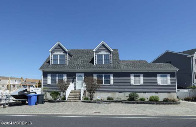 1048 Jennifer Lane - 1048 Jennifer Lane, Beach Haven West, NJ 08050