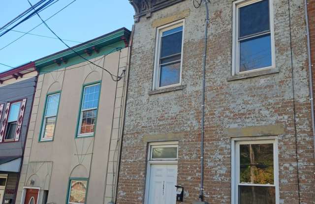 The Best of South Fairmount, cozy 3 bedroom 2 story townhouse photos photos The Best of South Fairmount, cozy 3 bedroom 2 story townhouse photos photos