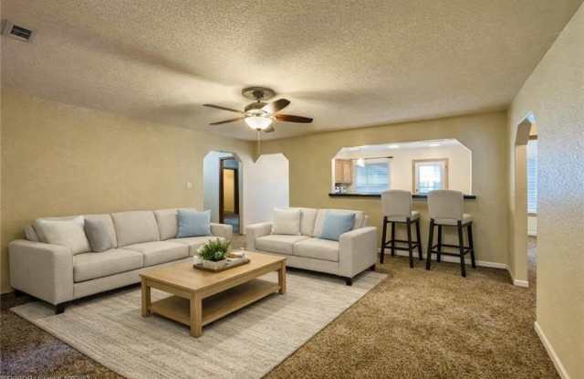 400 Apple Valley DR Gallery 2