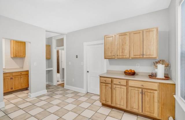 109 Harrishof St unit: 1 photos photos