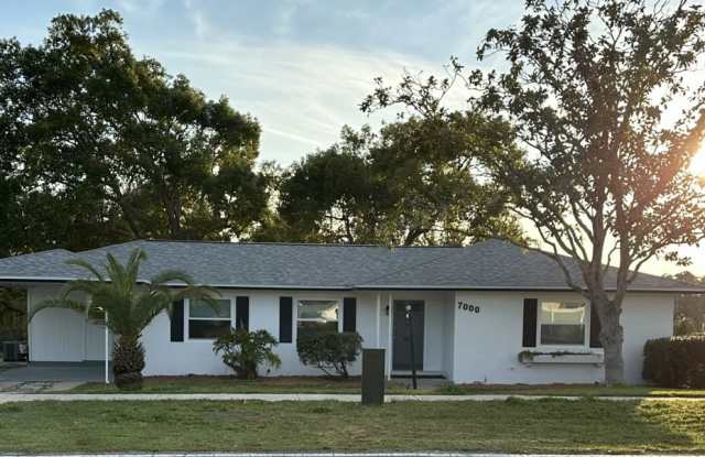 7000 Pinehurst Dr photos photos